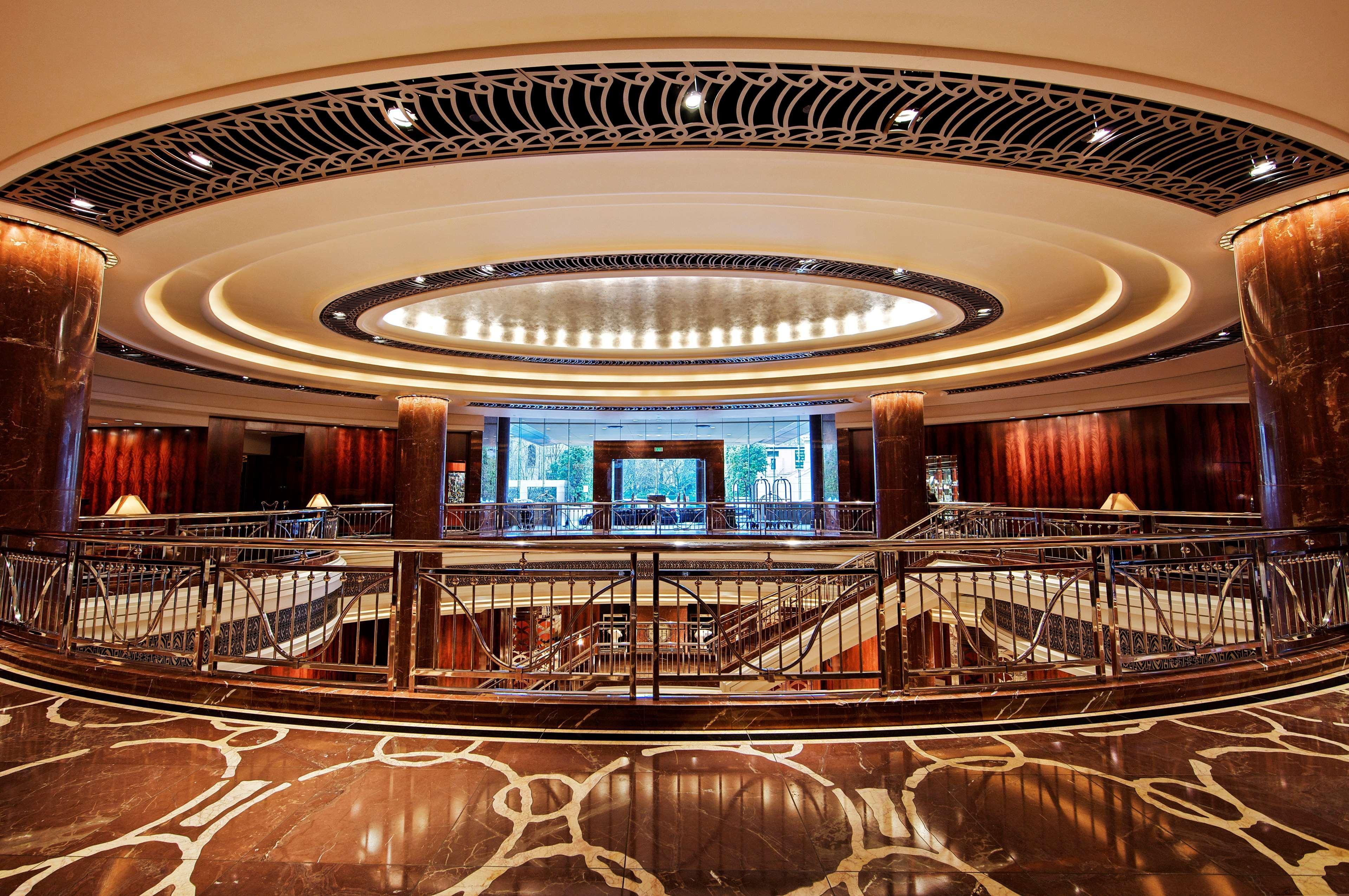 Park Hyatt Melbourne Hotel Exterior foto The lobby of the Ritz-Carlton, Dubai
