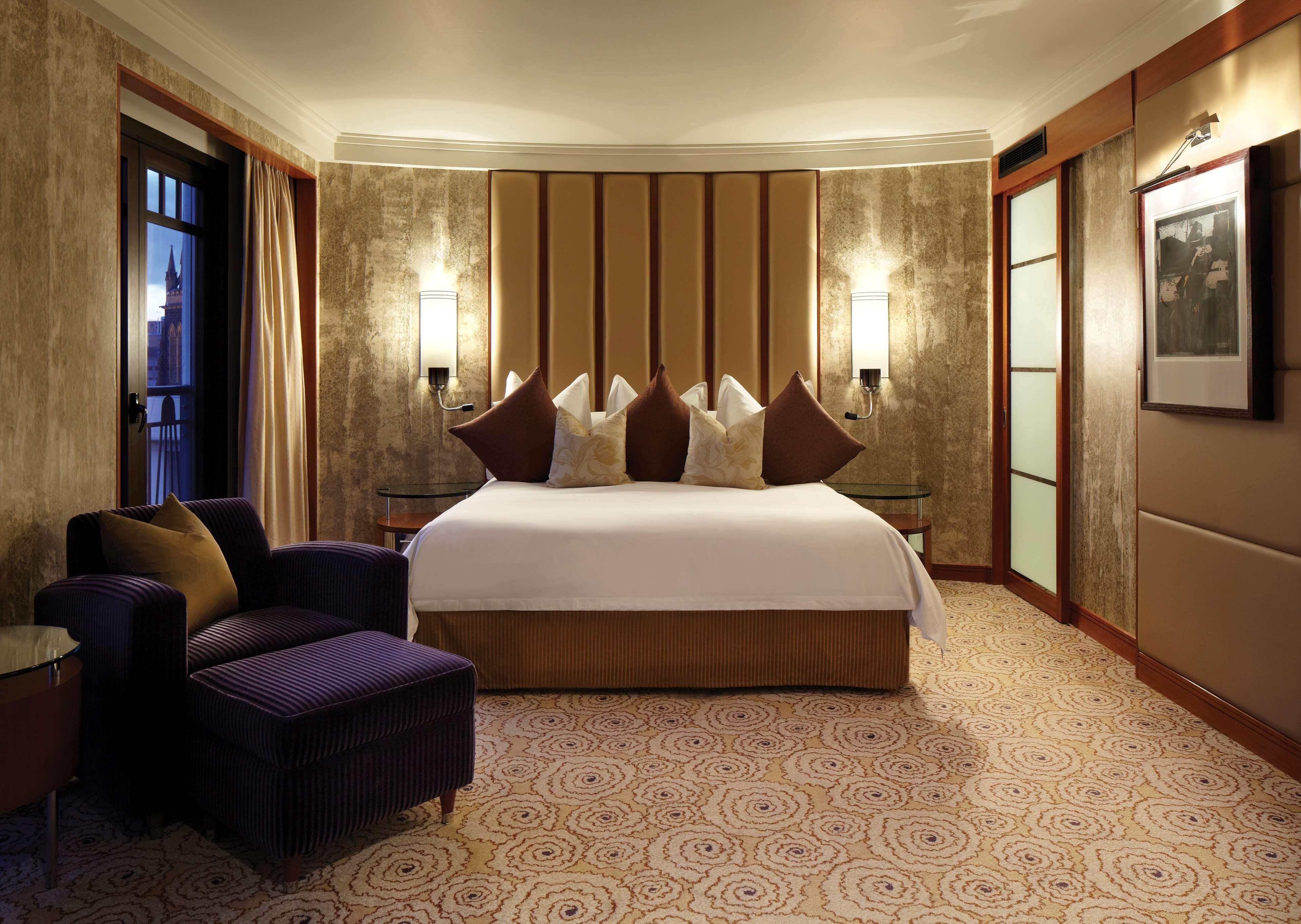 Park Hyatt Melbourne Hotel Exterior foto A bedroom at the Mandarin Oriental, London