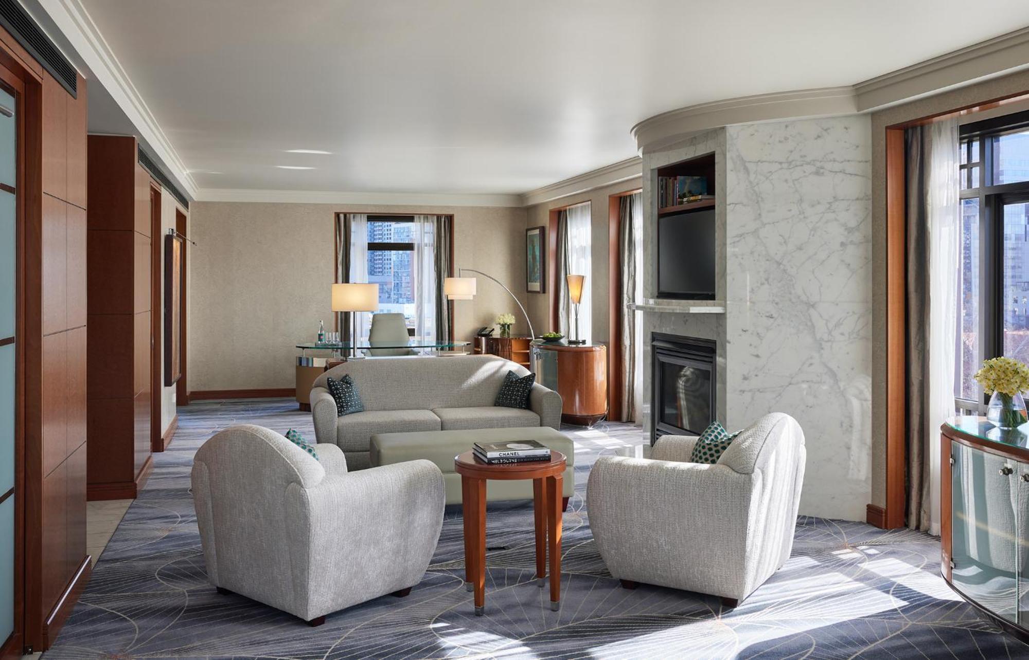 Park Hyatt Melbourne Hotel Exterior foto A living room in a suite at the Four Seasons Hotel, Washington, D.C.
