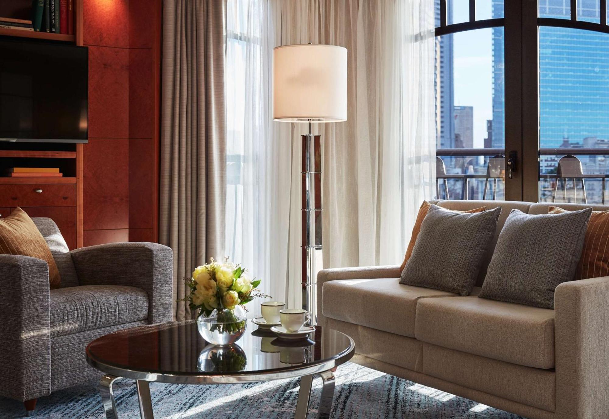 Park Hyatt Melbourne Hotel Exterior foto A living room at the Mandarin Oriental, New York