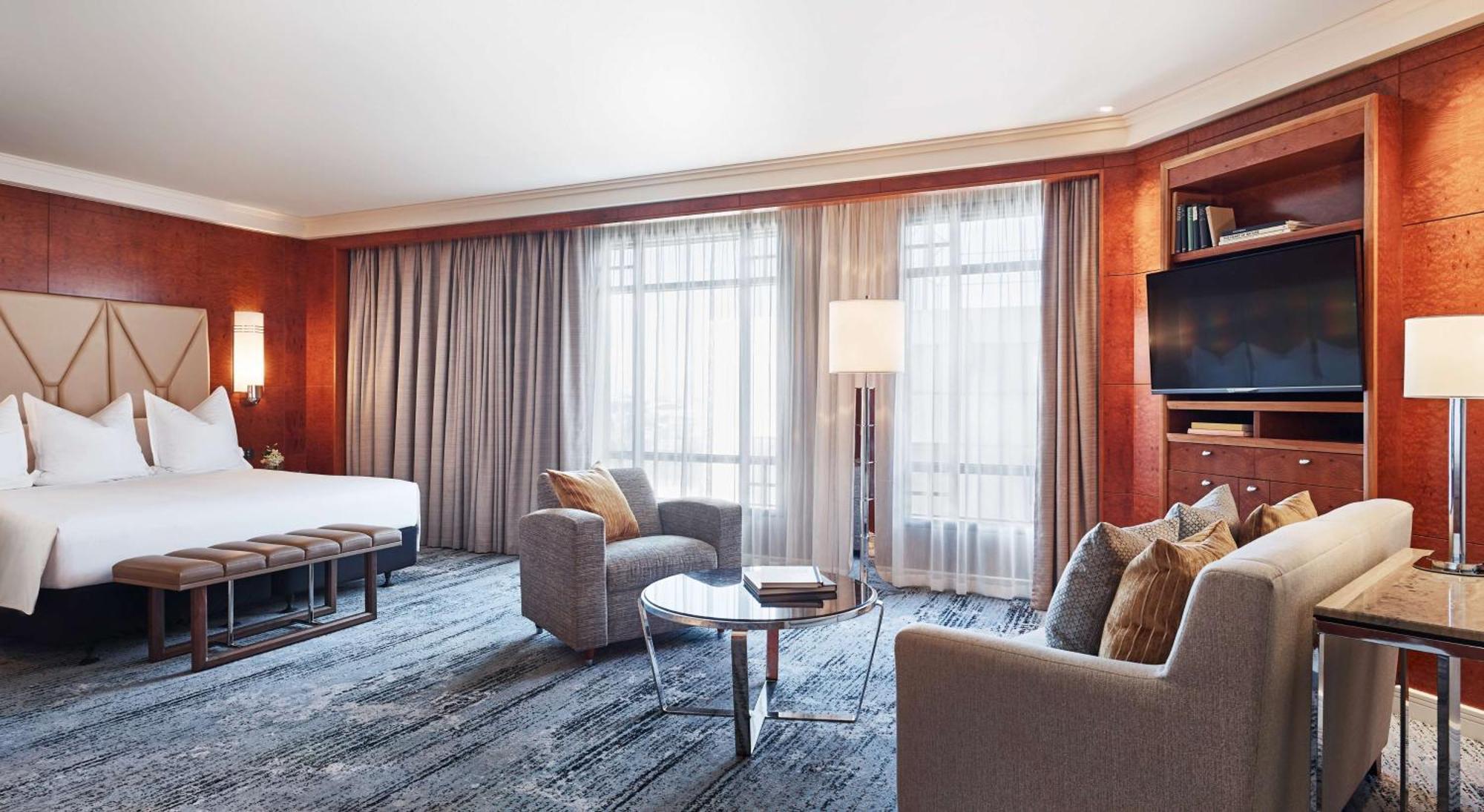Park Hyatt Melbourne Hotel Exterior foto A suite at the Conrad London St. George's Wharf
